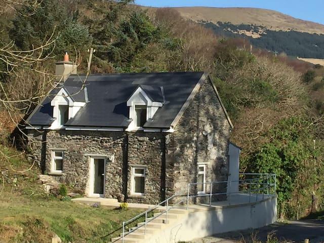 Airbnb Eyeries Vacation Rentals Places To Stay County