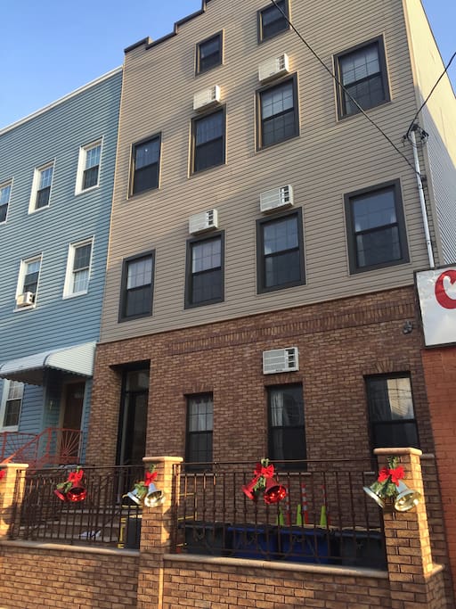 Building built from the ground up just 2 years ago. 1 block from Dekalb L