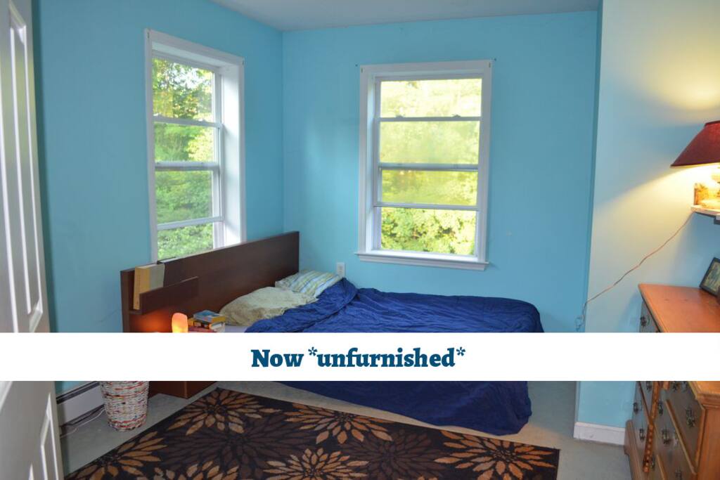 Smaller bedroom (upstairs)