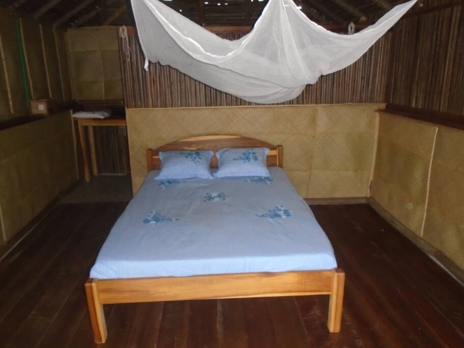 Chambre avec salle de douche WC privés
