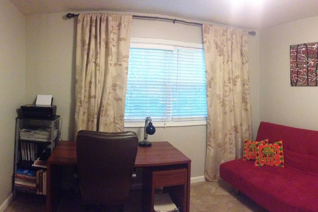 2nd bedroom