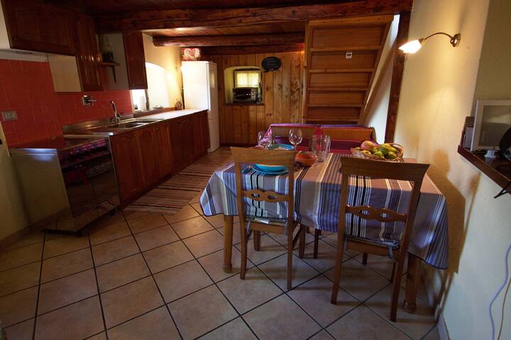 Accogliente Casa Di Montagna Con Giardino Case In Affitto A Saint Pierre Valle D Aosta Italia
