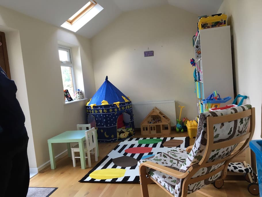 Childrens play room