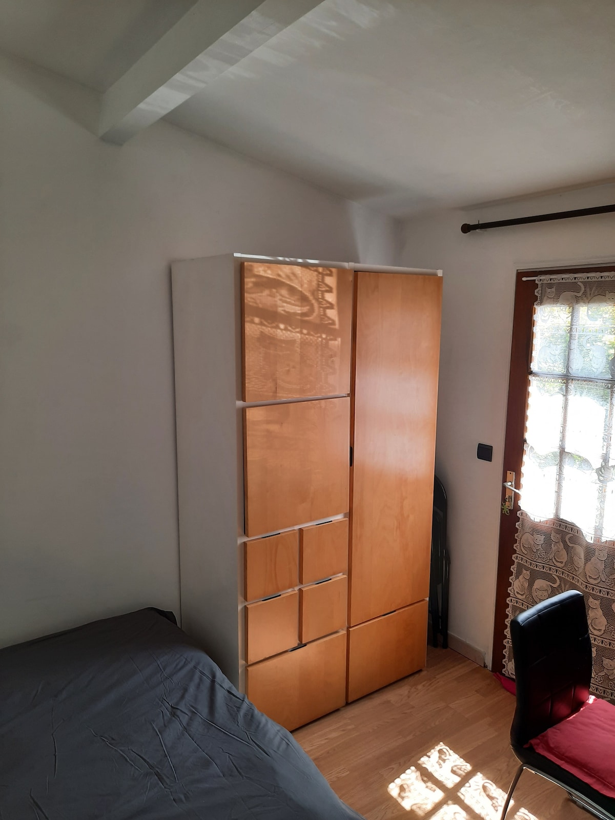 Habitación rex de planta baja entrada independiente si lo desea