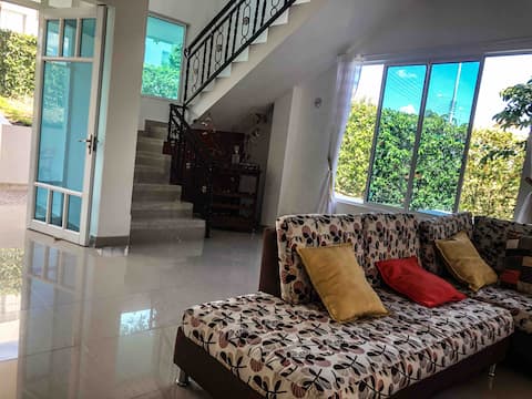 Successful Airbnb property: Spectacular Tocaima house, private Jacuzzi pool in Tocaima