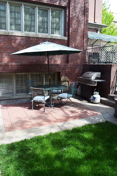 patio in courtyard