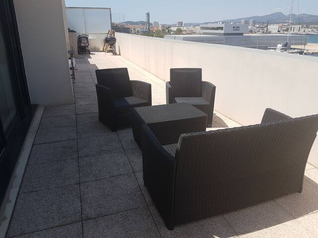 Vente La Seyne Sur Mer Appartement Toit Terrasse De 29 80 M Avec Terrasse De 18 91 M Et Parking En Sous Sol Ibox