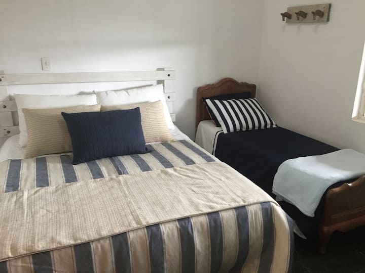 Suite 03 - Cama doble + 2 individuales