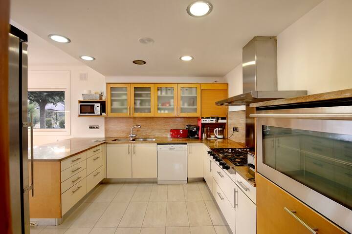 Ca La Pilar. Alojamiento familiar. gallery image 5