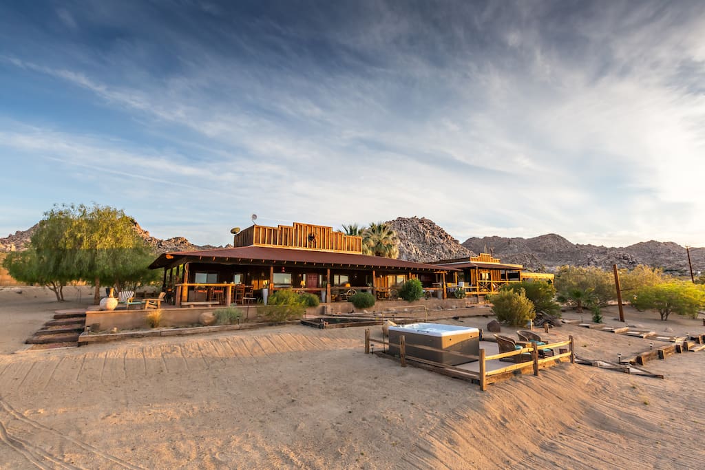 The perfect location for this one of a kind iconic Joshua Tree estate. Total privacy and seclusion.