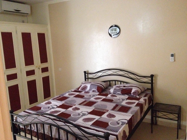 dormitorio principal con aire acondicionado