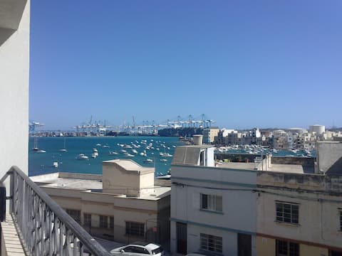Birzebbugia Seaview - 100m from beach & promenade