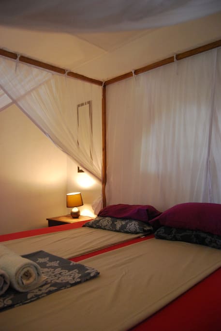 Bedroom with fan and airconditioning