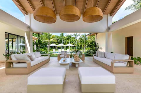 Brand New Modern Villa-6 BR/Steps from the Beach