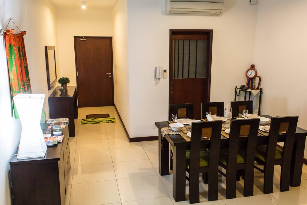 ENTRANCE AND DINING