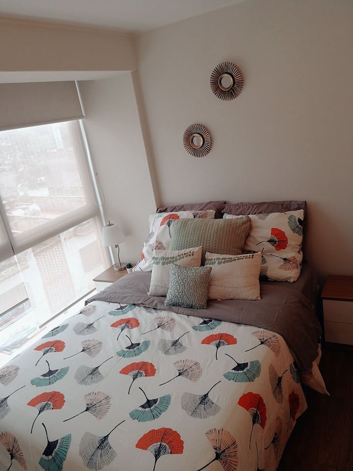 Recamara principal con cortina enrollable opacas y transparentes 