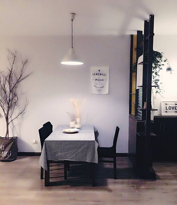 你还有一个餐桌
