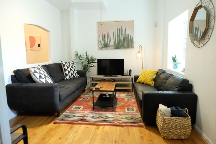 Great Home steps from RiNo – 10 beds