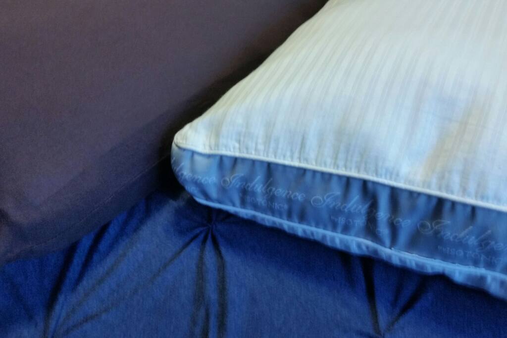 Brand name pillows. These are the isotonic indulgence side sleeper pillows.