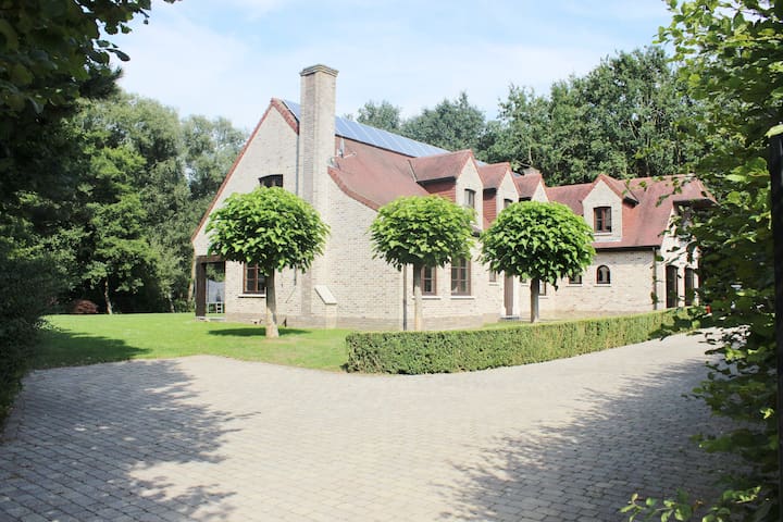 Cosy room nearby Leuven and Werchter