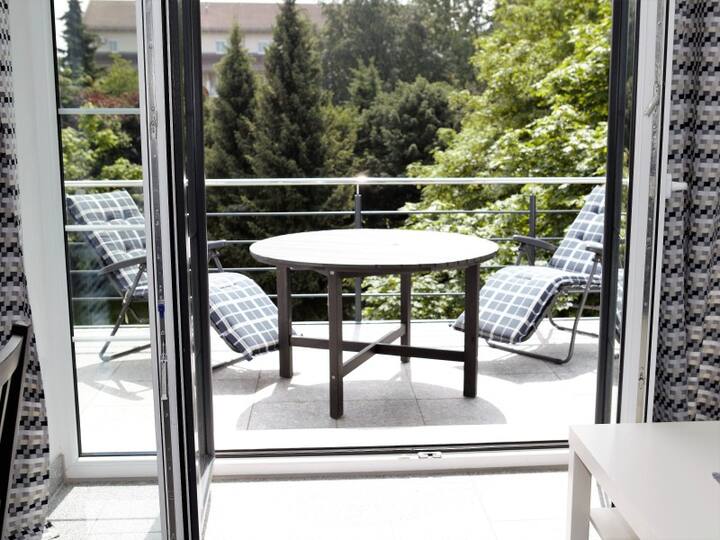 Ferienwohnungen An Der Thermenallee Bad Krozingen Ferienwohnung 2 Og 80 Qm 2 Schlafzimmer Max 9 Personen Apartments For Rent In Bad Krozingen Germany