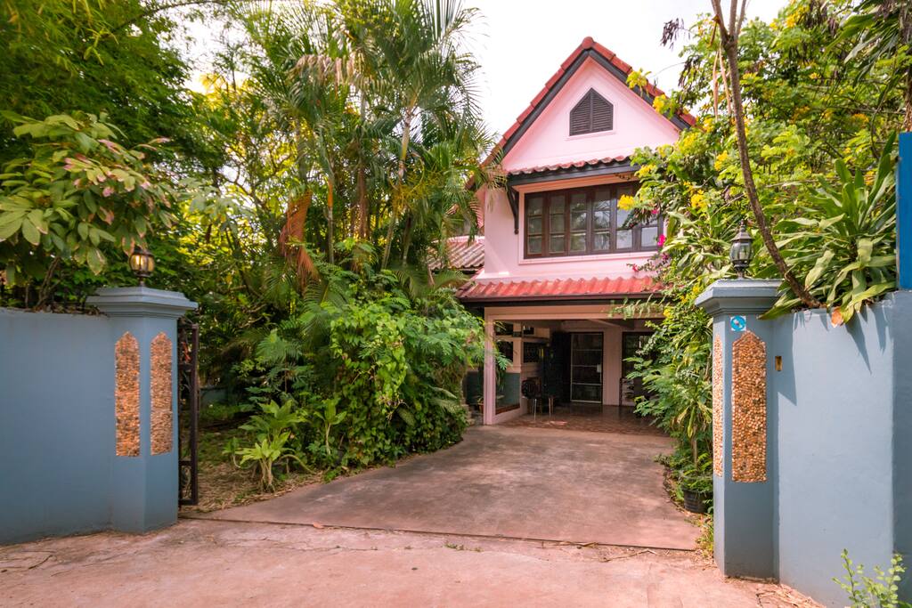 Warmly Welcome to Our Cosy House