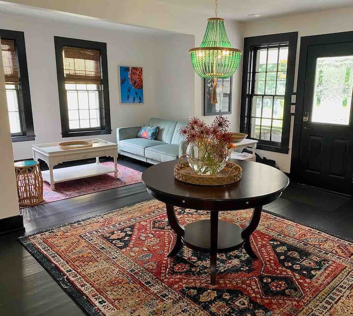 Entry foyer and alcove room