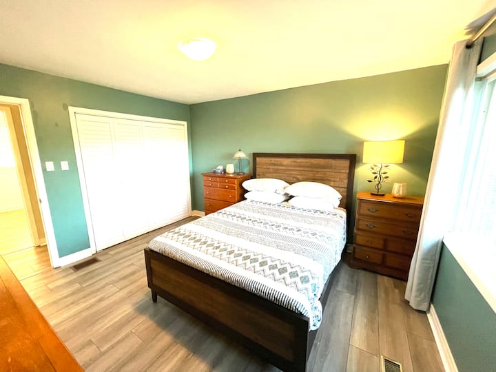 غرفة النوم الرئيسية 