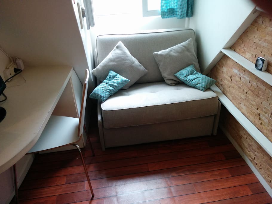 Convertible sofa-bed + Desk