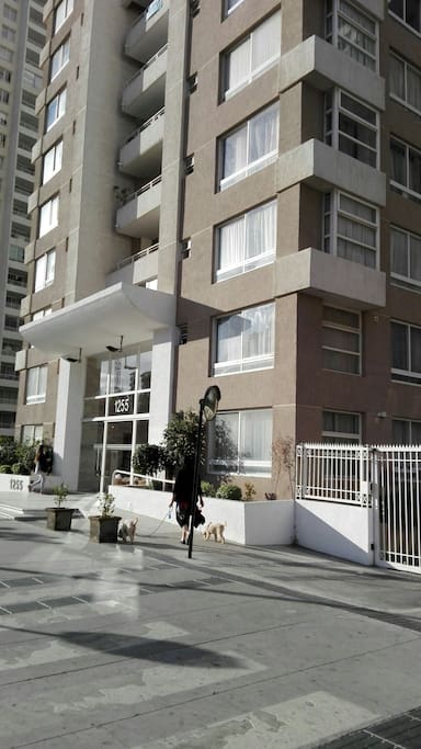 Entrada el edificio