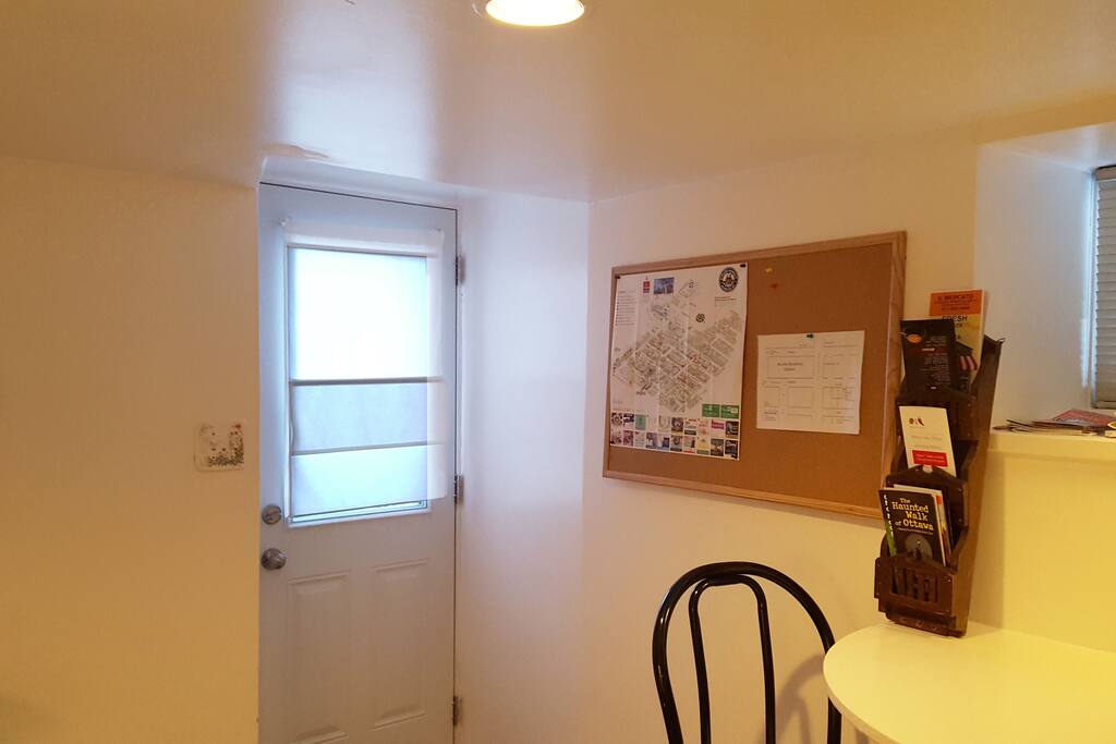 The entrance has a map of the area and may tourism brochures and restaurant menus.