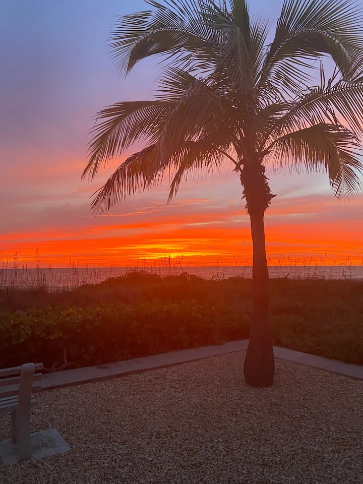 2 Bd/2 Bath Condo On Sarasota Bay Across From Gulf Of Mexico - Longboat Key, FL