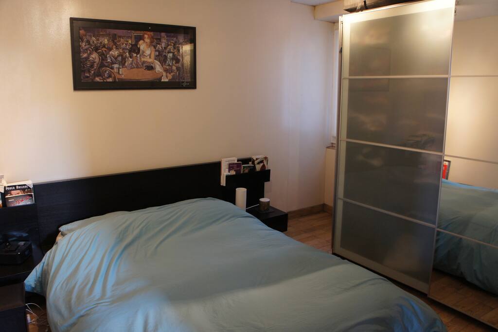 Chambre avec lit double