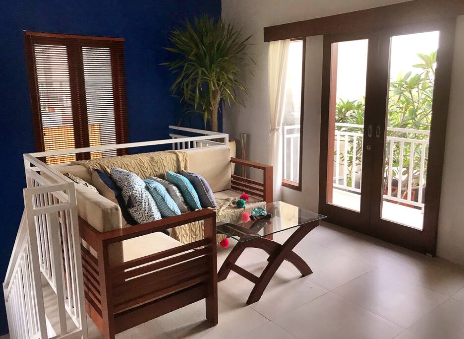 2nd floor living room
