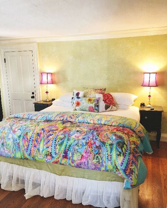 the beautiful Summer Wind private room, King Bed, private bath