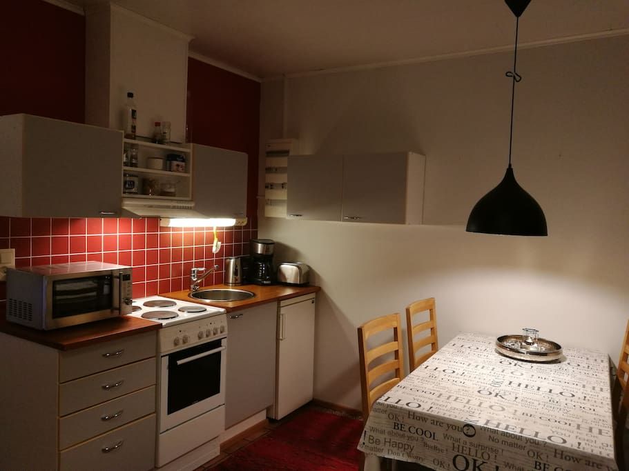 The kitchen is fully equipped for self-catering breakfasts and meals with owen, microwave owen, 2 fridges and 1 freezer as well as cutlery. We would appreciate, if you recycled the trash in the bins.