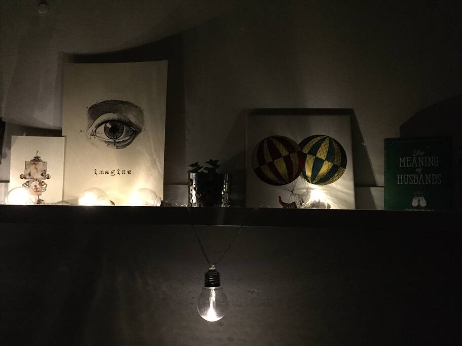 A wall by night :)