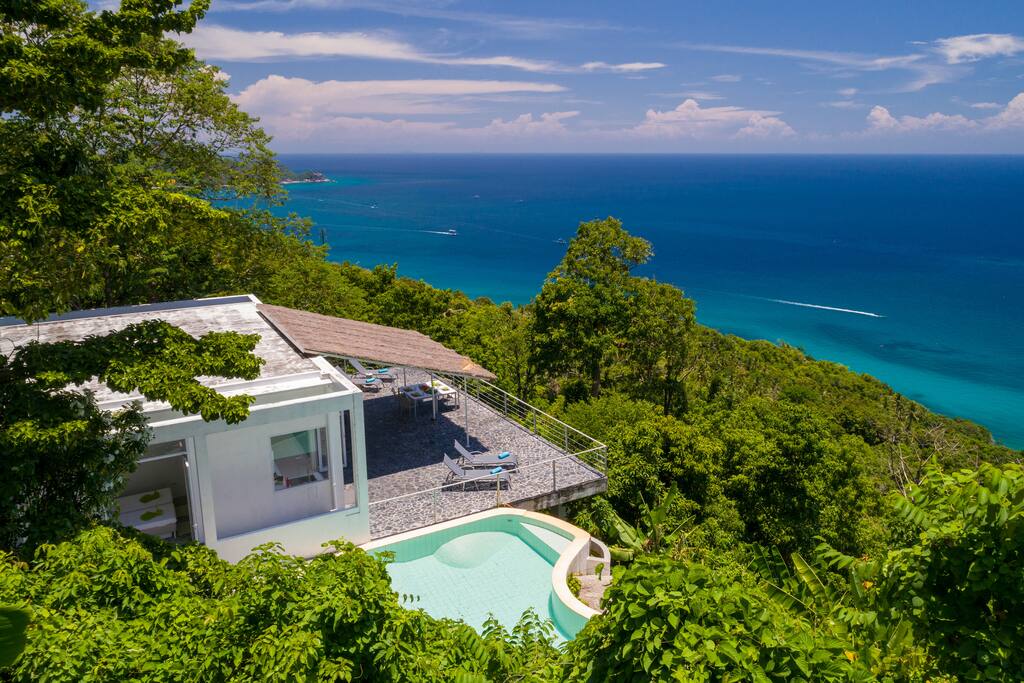 Due to its location guests have complete privacy at the property