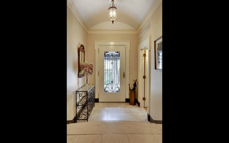 The Grand Mansion on Pillsbury- 4 floors! 10k sqft gallery image 3