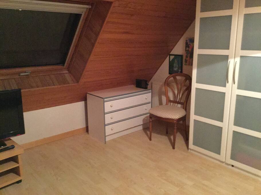 chambre avec rangements