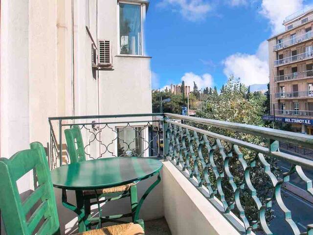 Huge 165sq Apt w/5BDR, 2&halfBath-1min toAcropolis gallery image 3