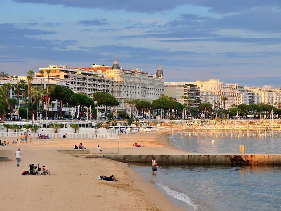 Cannes beaches and La Croisette are around 10 mins walk from the apartment