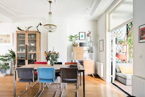 Historic City Center Apartment in Vogelenbuurt