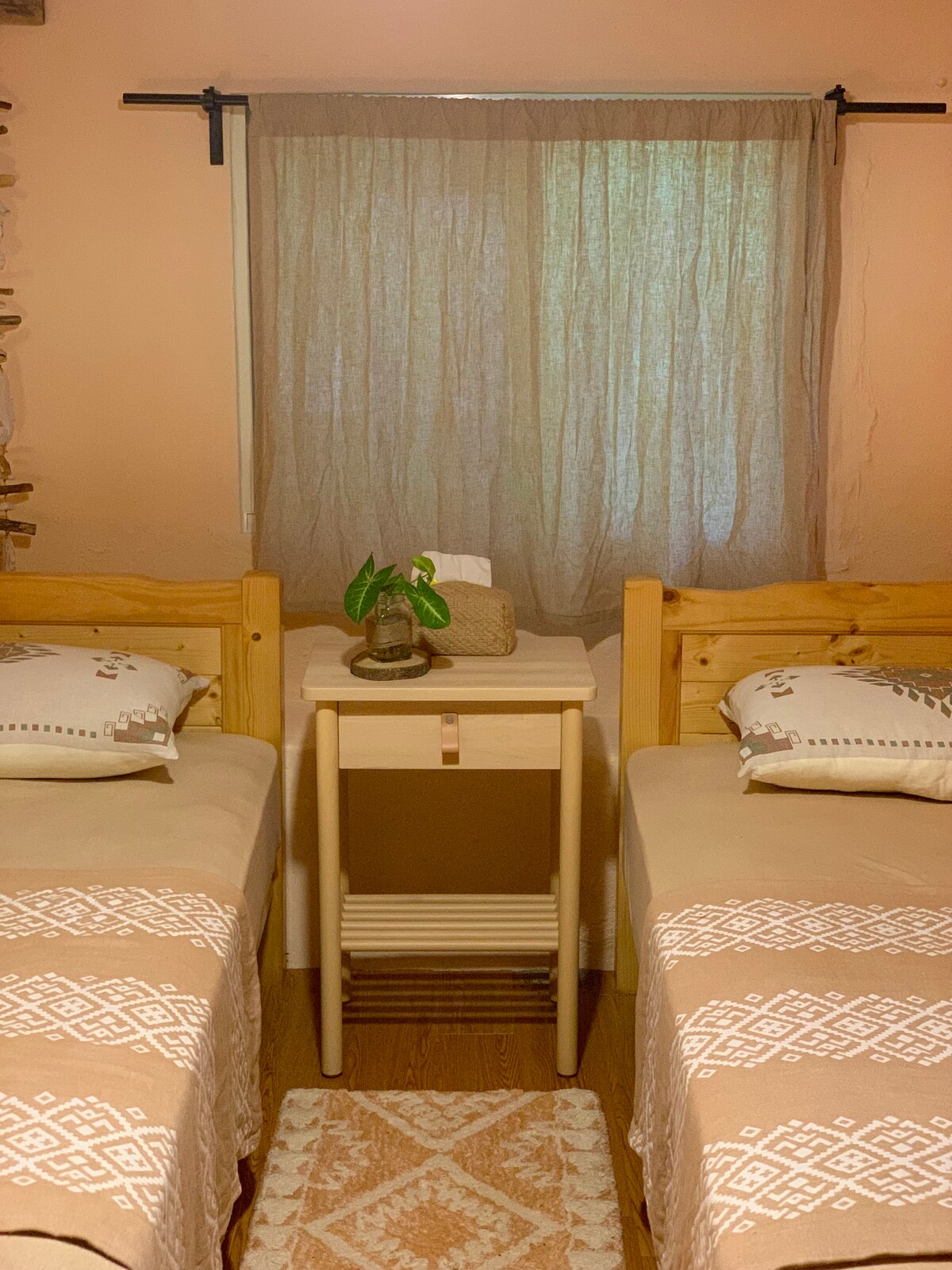 غرفة لشخصين