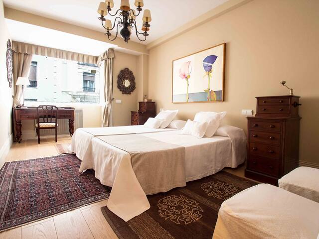 Elegant apartment in the best area gallery image 5