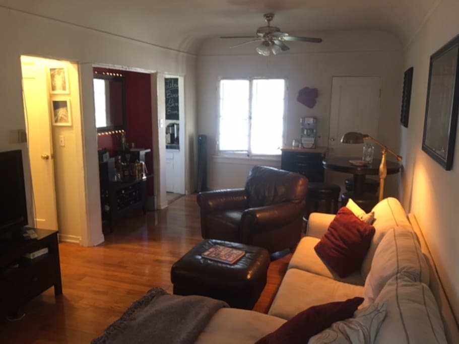 Cozy living area, dining table seats 3.