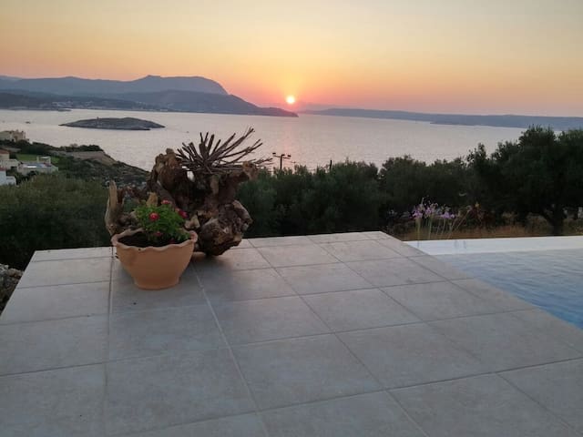 The Sunset Villa. Amazing sea view.
