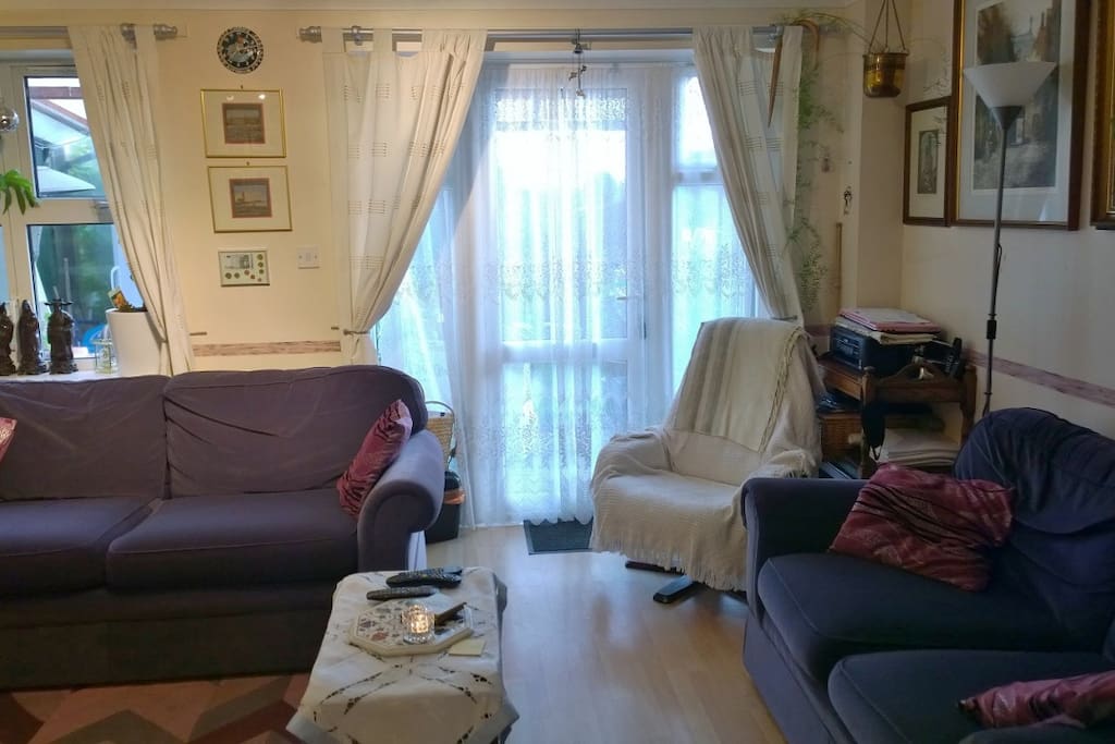 Family lounge leading to the garden.