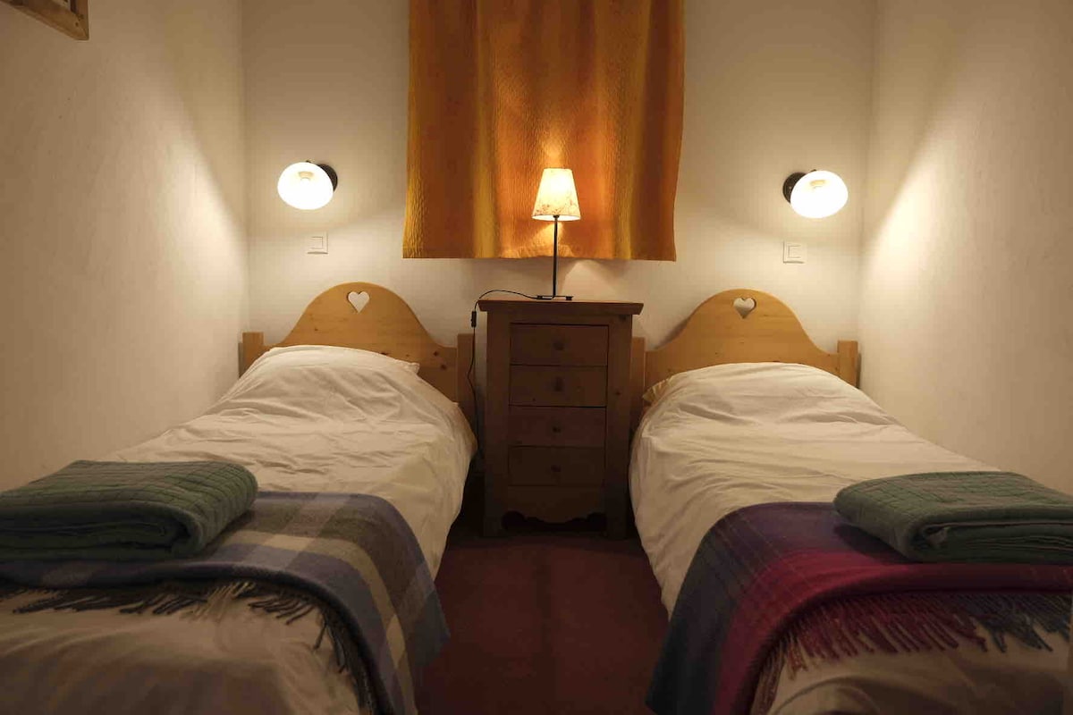 საძინებელი 2