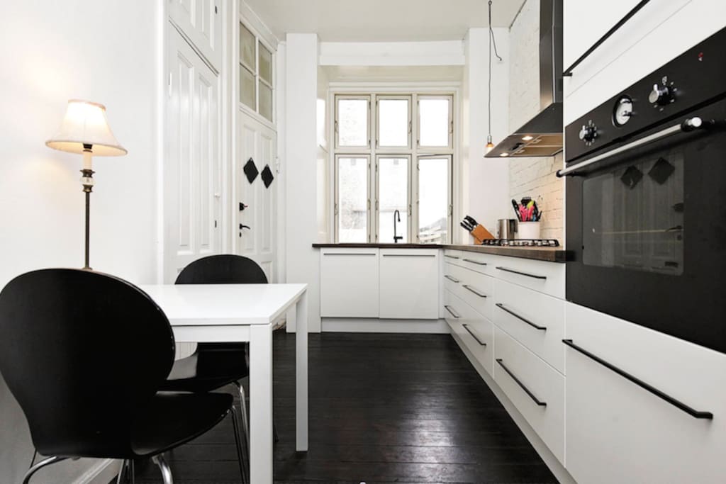 The kitchen with everything you need - including a dishwasher...